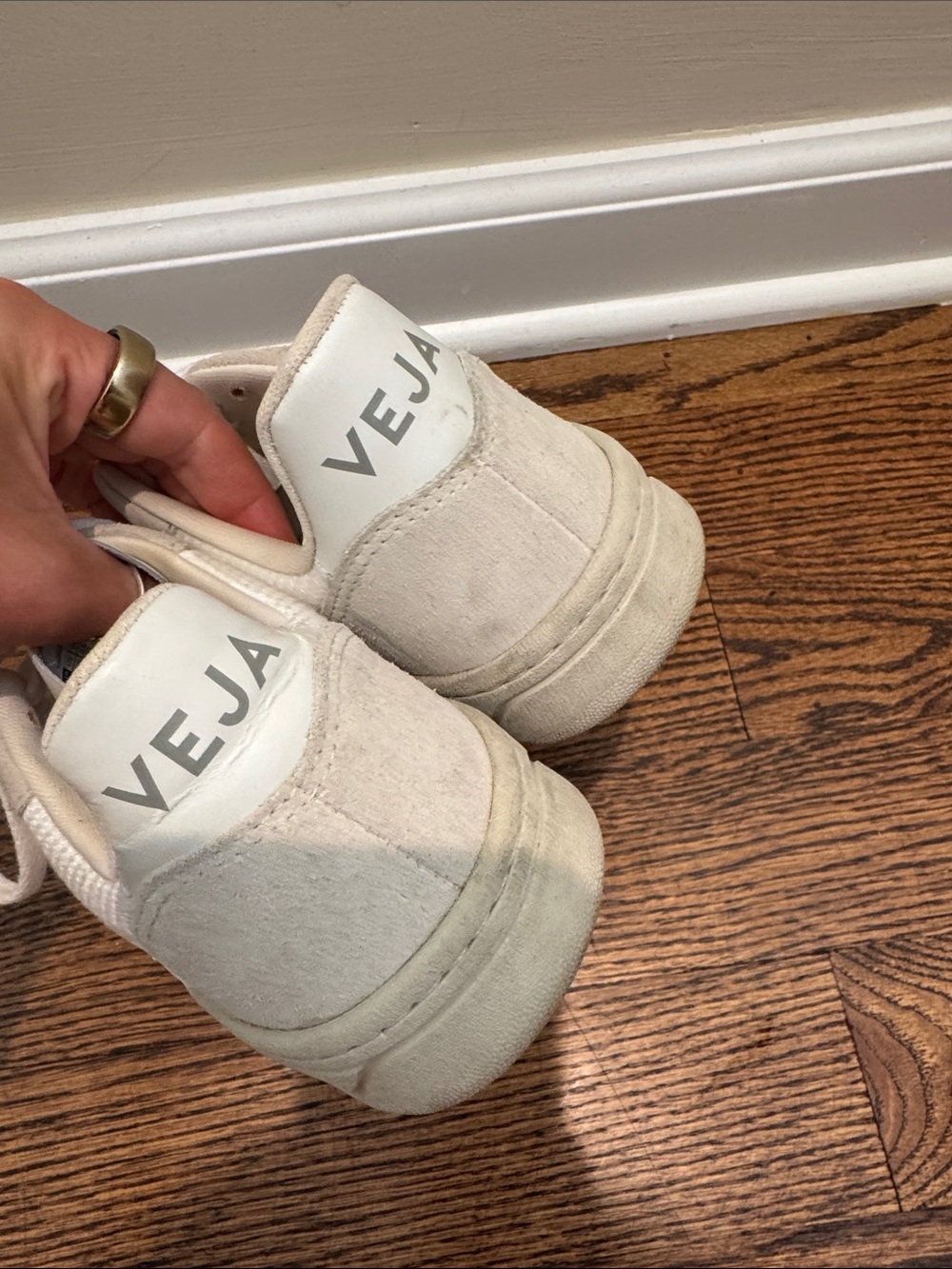 Veja White & Light Gray Casual Sneakers - 8.5 - Picture 5 of 6